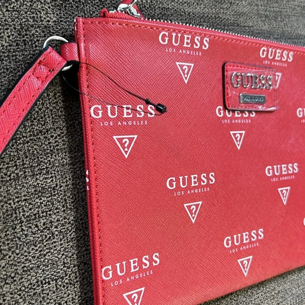 New Guess Wristlet Signature Logo in Red